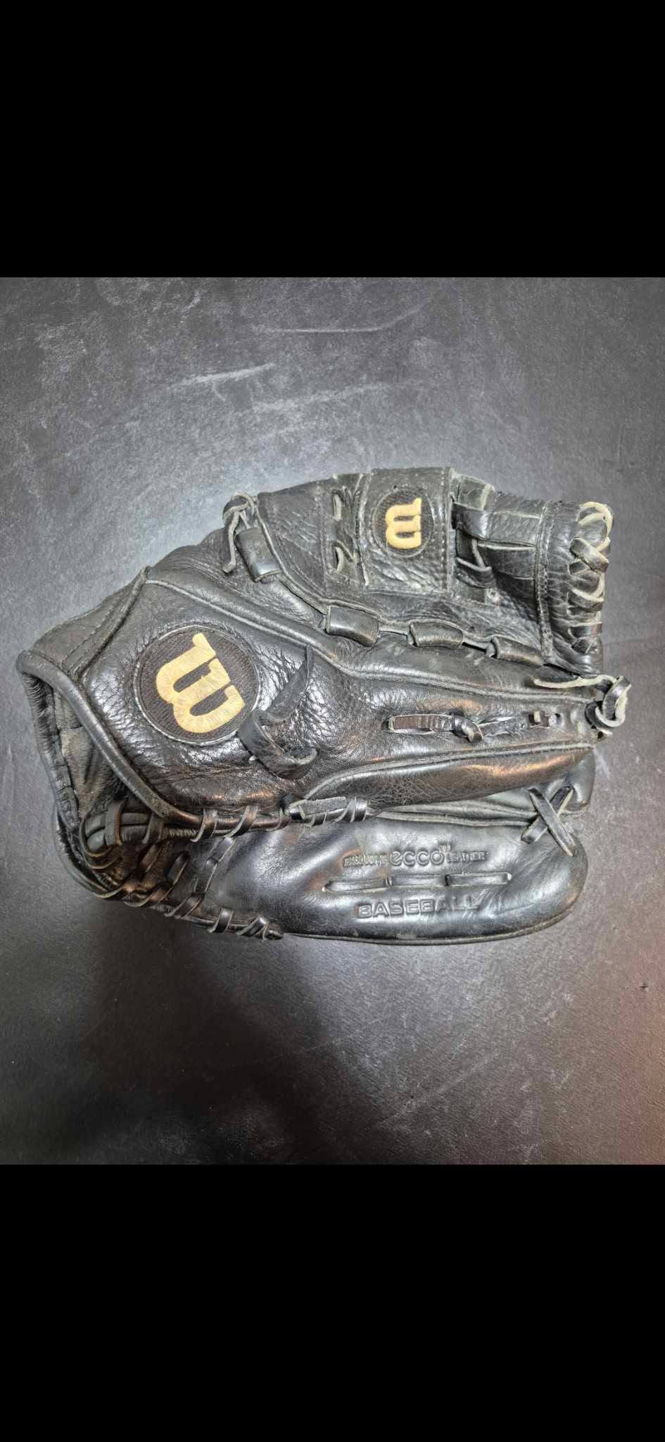 15 year old Wilson A1000 rebuild before full relacing services